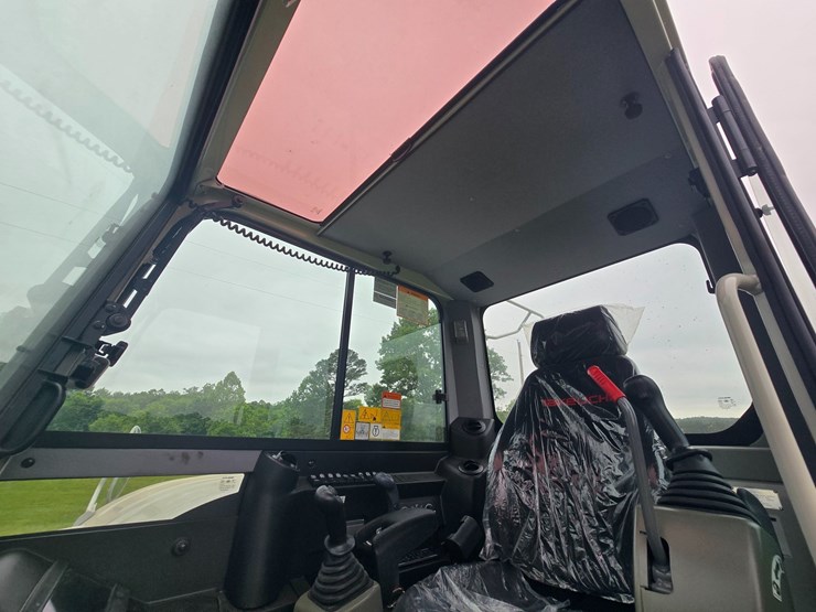 2024-takeuchi-tb290-image-55
