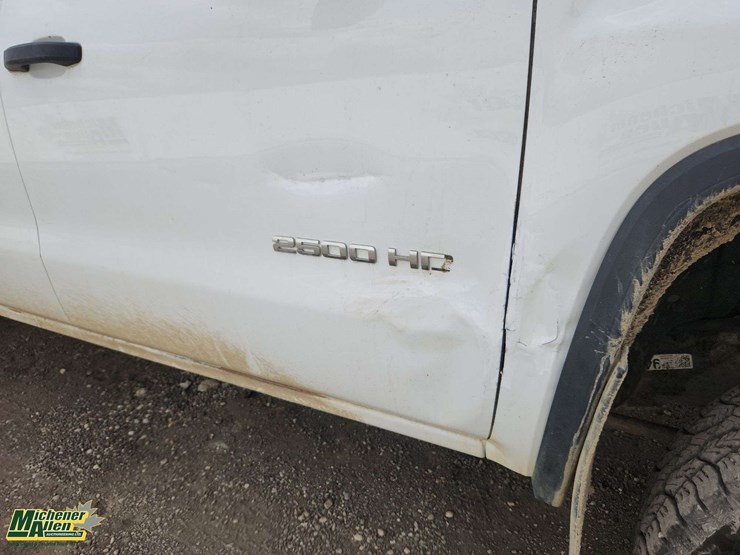 2017-gmc-sierra-2500hd-image-33