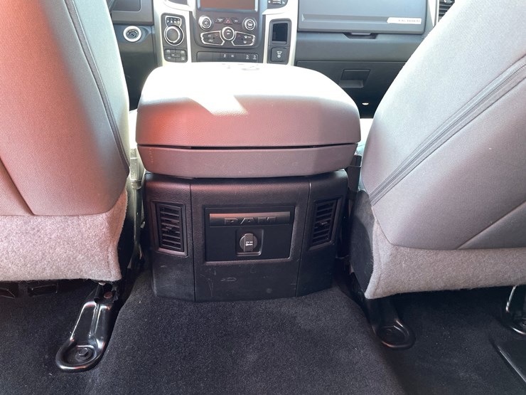 #1312-•-2016-dodge-ram-pickup-truck-(has-mn-salvage-title)-image-28