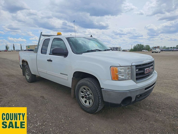 2010-gmc-sierra-1500-image-2