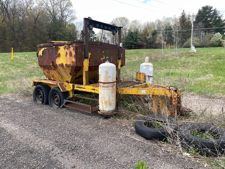 #2818-•-blacktop-patching-trailer-(g)-image-1