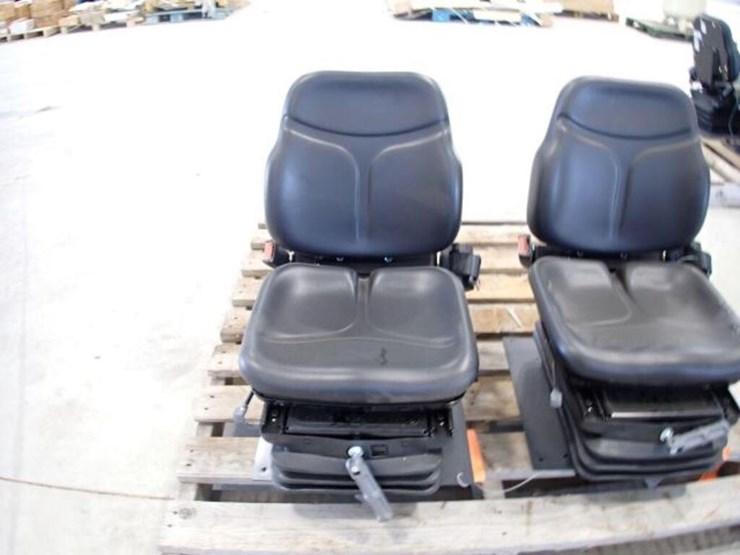 qty-of-(2)-cobo-tractor-seats-image-11