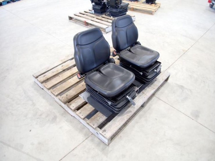 qty-of-(2)-cobo-tractor-seats-image-2