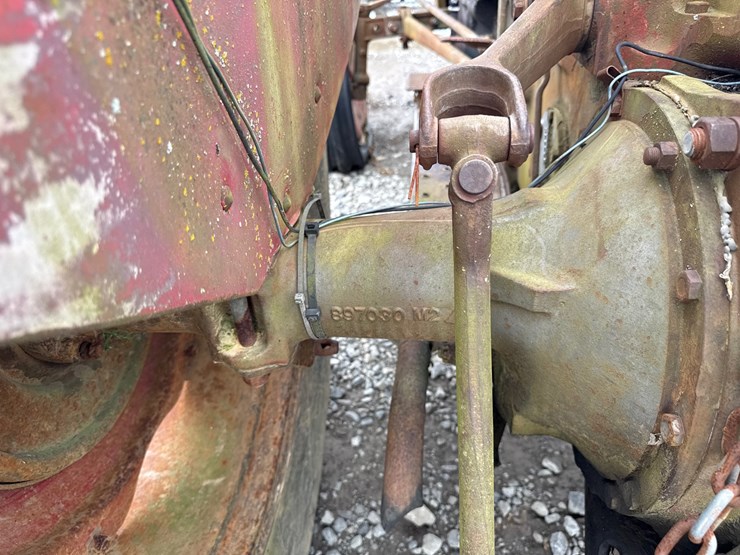 massey-ferguson-135-image-11