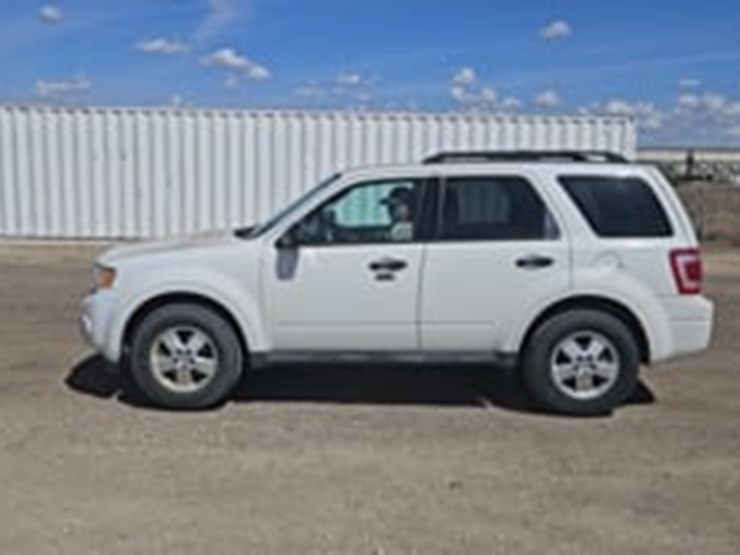 2011-ford-escape-image-5