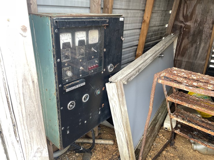 #2821-•-shed-with-contents-(g)-image-3