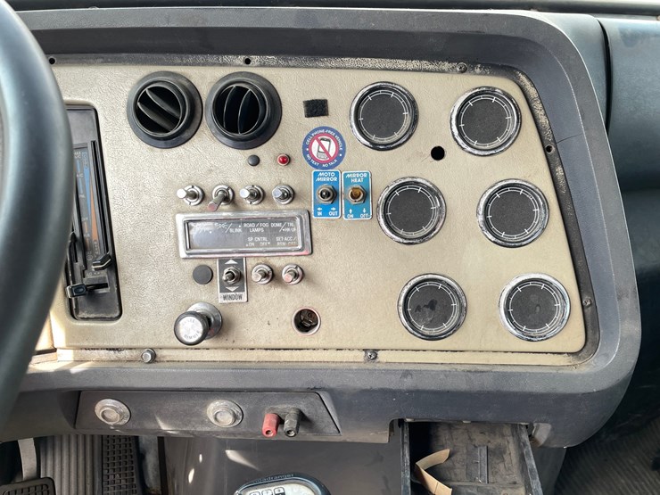 1994-ford-l9000-image-53