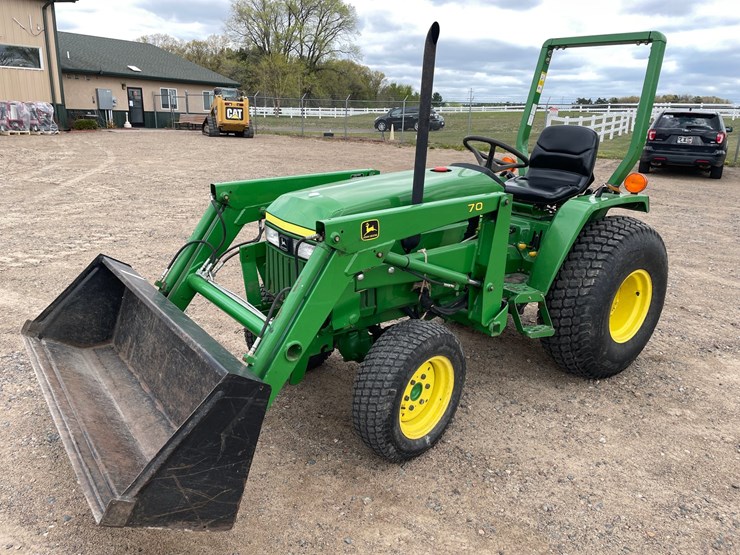 john-deere-790-image-1