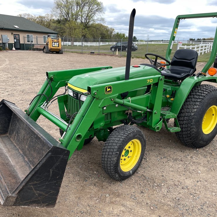 JOHN DEERE 790