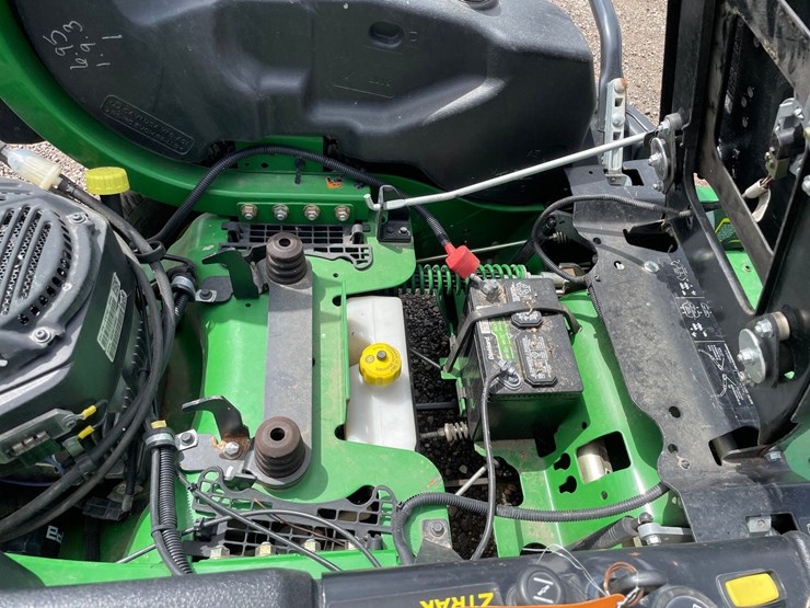 2016-john-deere-z915b-image-17