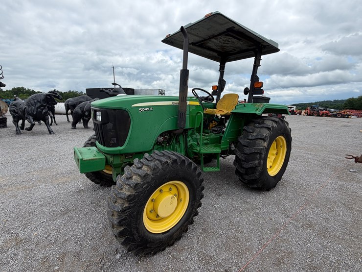 john-deere-5045e-image-1