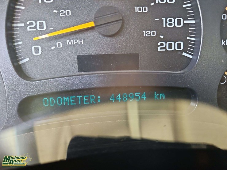 2004-gmc-sierra-2500hd-image-29