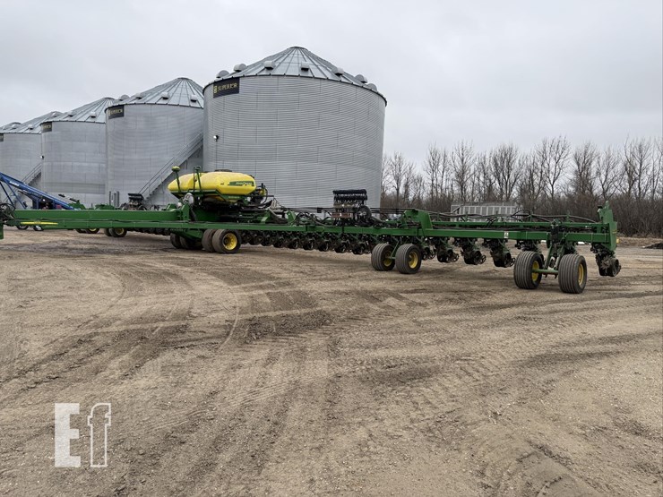 2023-john-deere-db90-image-17
