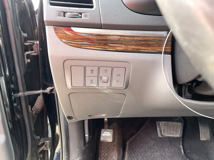 2011-hyundai-santa-fe-image-21