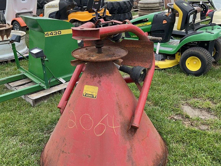 3pt-broadcast-spreader-image-1
