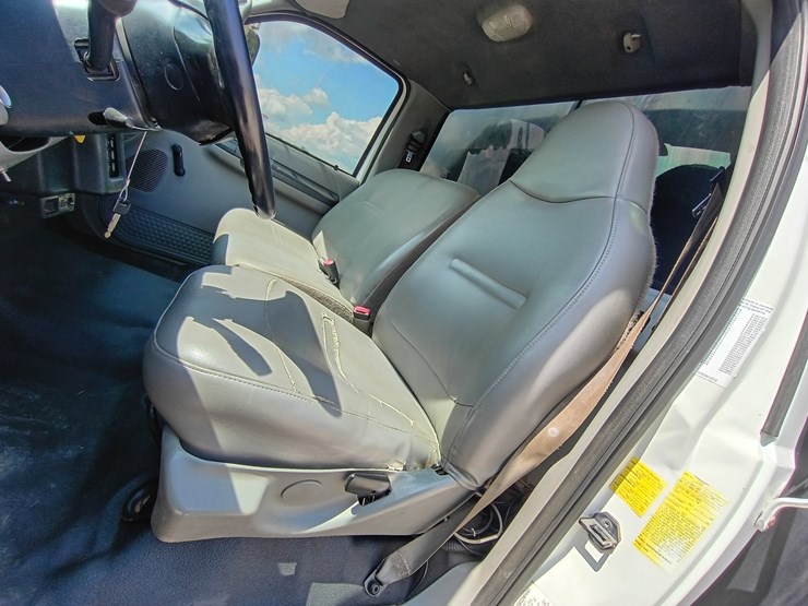 2005-ford-f750-image-36