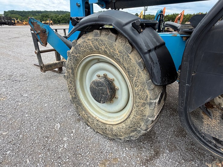 2019-genie-gth1056-image-10