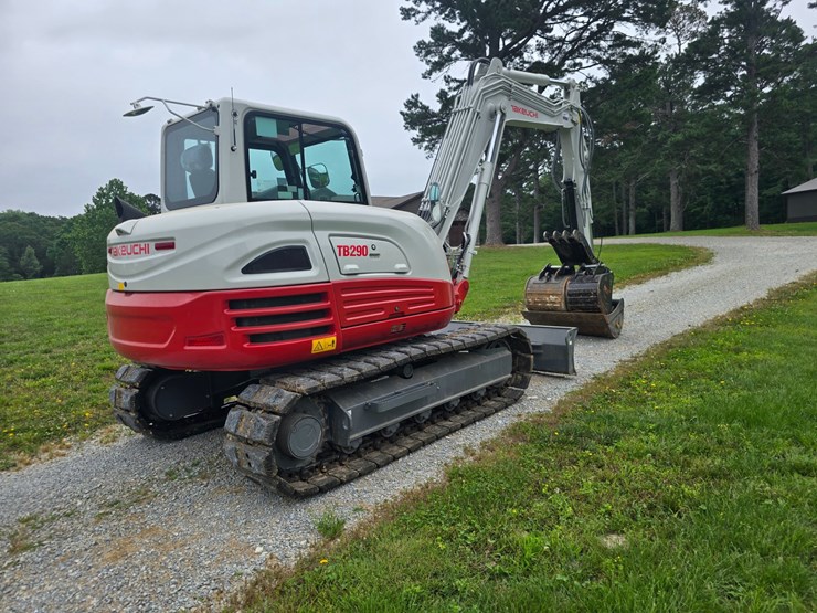 2024-takeuchi-tb290-image-21
