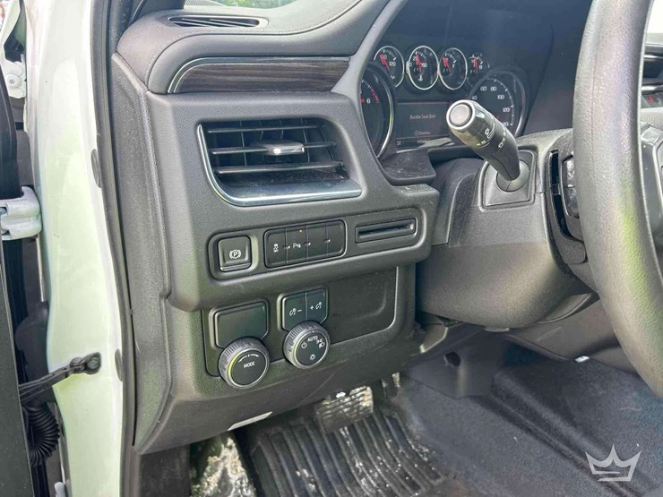 2024-chevrolet-tahoe-image-14