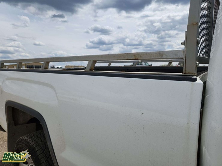 2017-gmc-sierra-2500hd-image-35