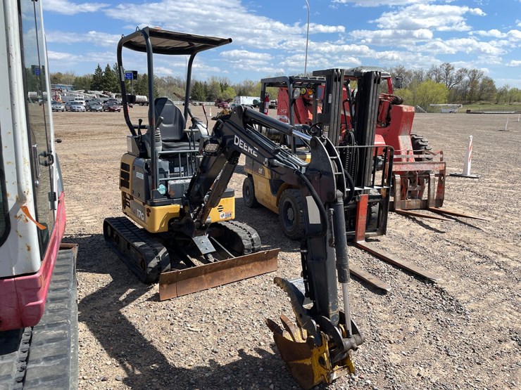 deere-17g-image-4