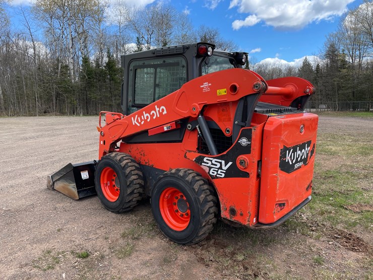 2022-kubota-ssv65-image-3