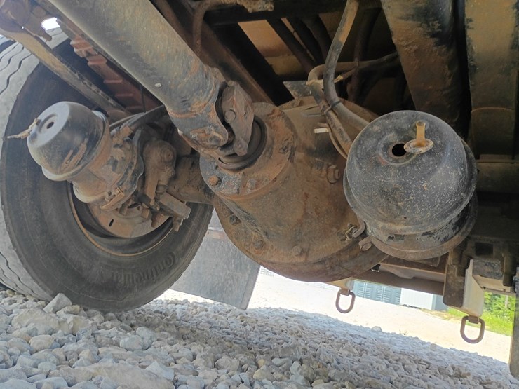 2005-ford-f750-image-111