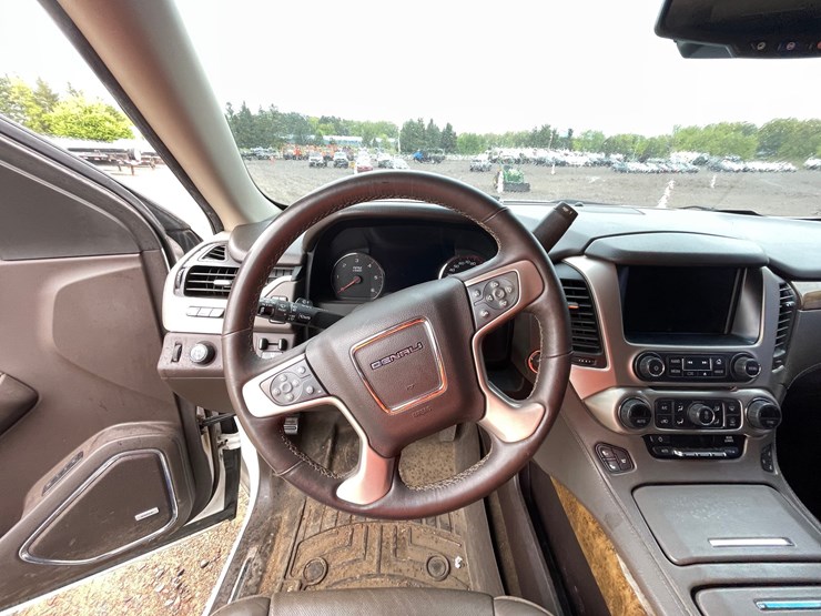 2015-gmc-yukon-denali-image-29