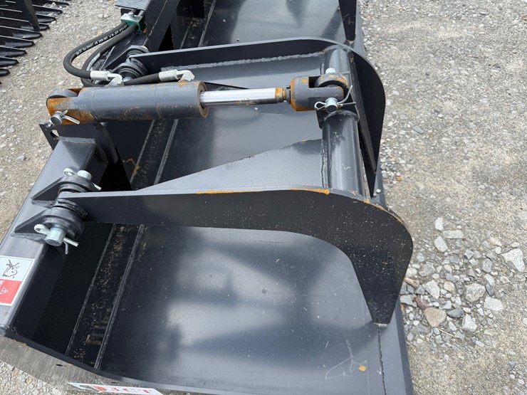 #2037-•-jct-84"-skid-steer-grapple-inv#-49454-image-6