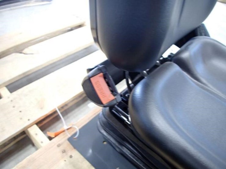 qty-of-(2)-cobo-tractor-seats-image-9