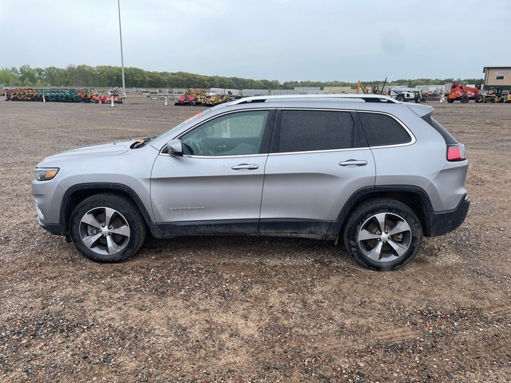 2019-jeep-cherokee-limited-image-2