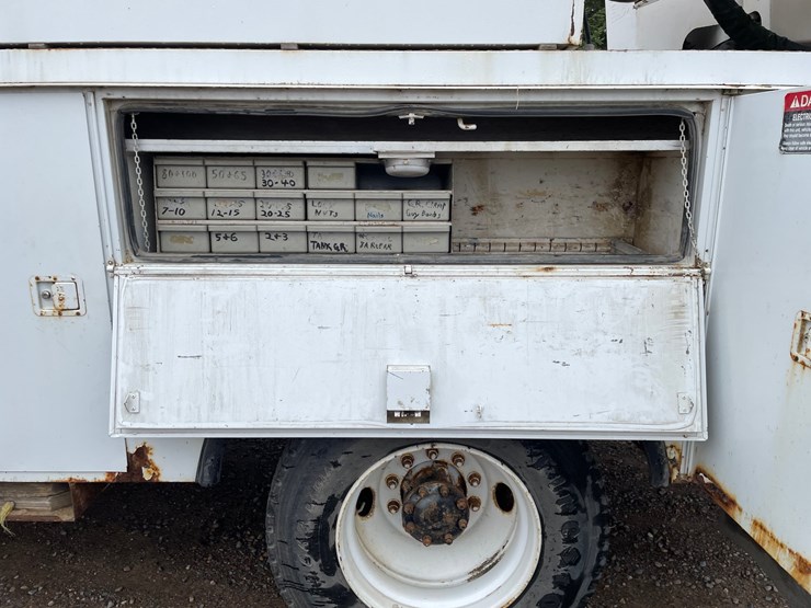2005-cat-c7-image-19