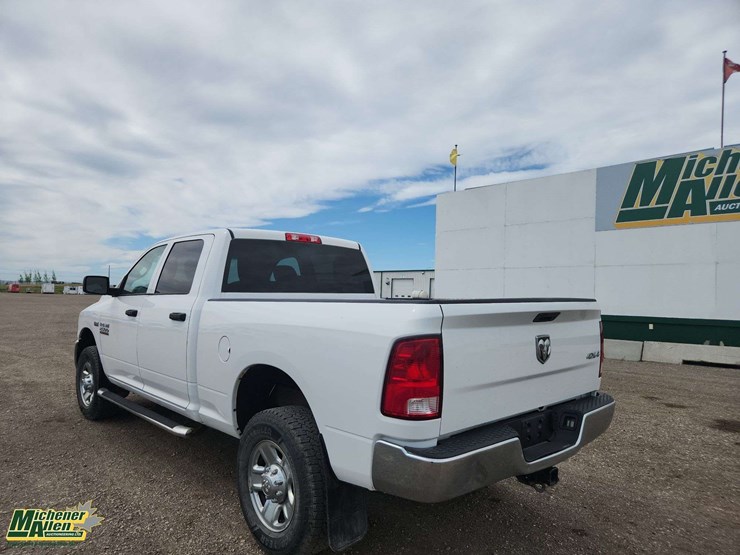 2017-dodge-2500-image-3
