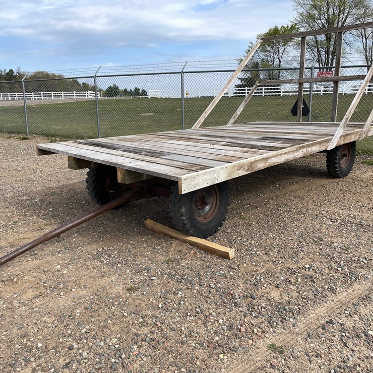 #1101 • Hay Wagon