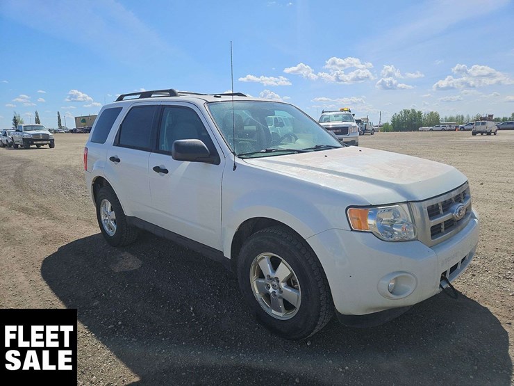 2011-ford-escape-image-2