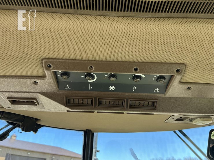 1990-john-deere-4755-image-46