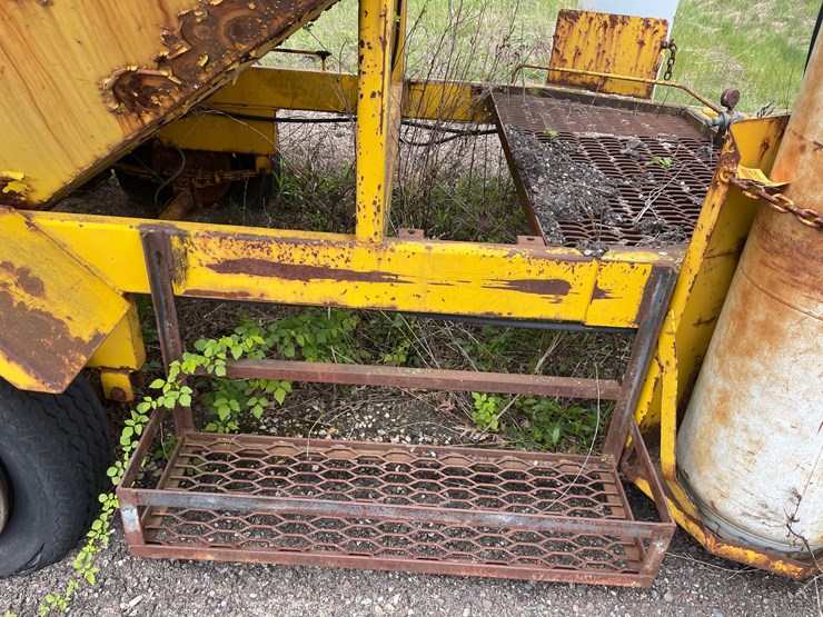#2818-•-blacktop-patching-trailer-(g)-image-11
