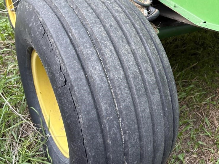 2001-john-deere-567-image-4