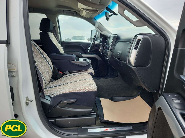 2017-chevrolet-silverado-2500hd-image-18