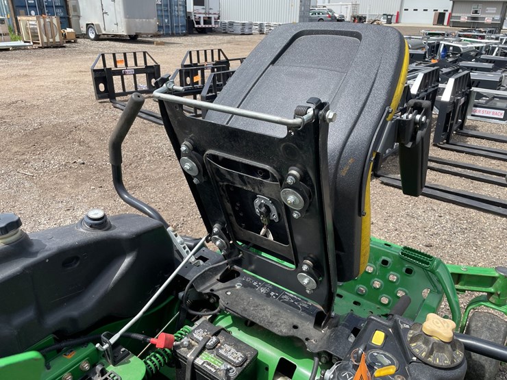 2016-john-deere-z915b-image-18