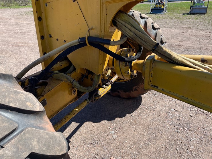 1993-deere-772bh-image-40