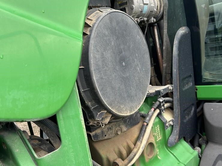2004-john-deere-8220t-image-33