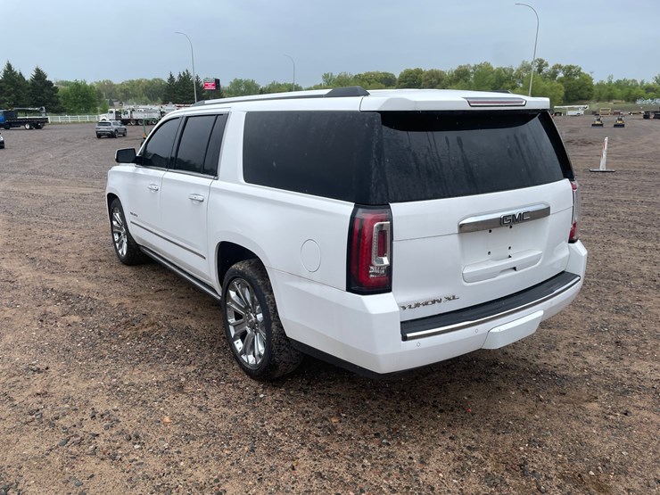 2015-gmc-yukon-denali-image-3