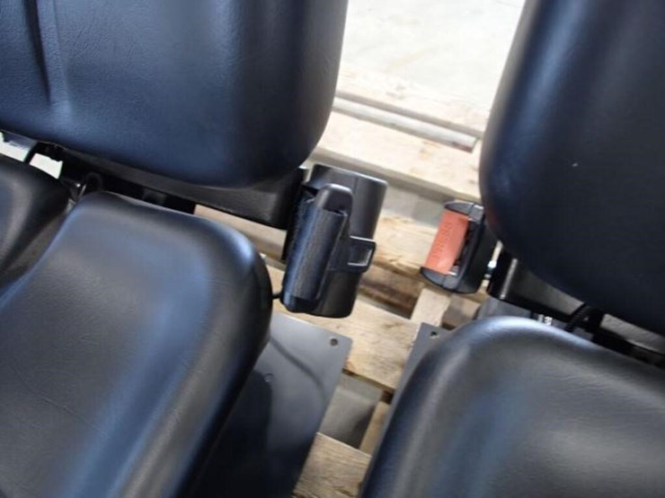 qty-of-(2)-cobo-tractor-seats-image-12