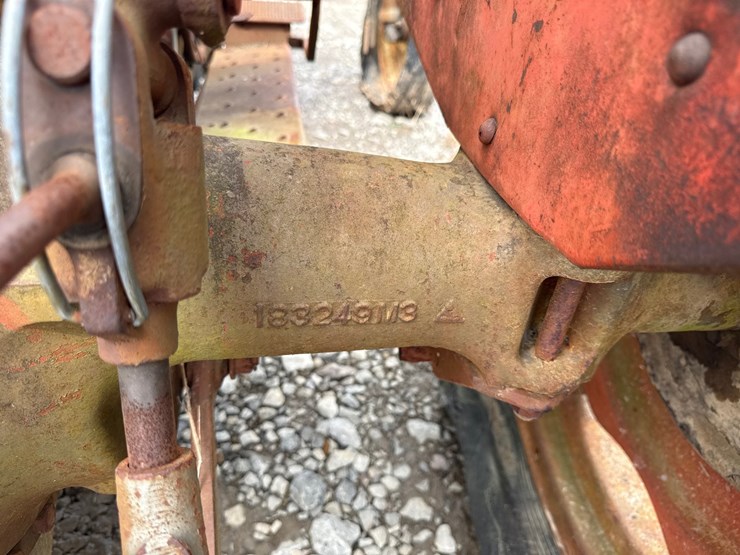 massey-ferguson-135-image-8