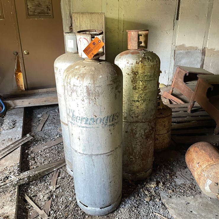 #2896 • (3) 100 LB Propane Tanks (OR)