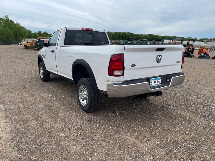 2013-dodge-2500-image-3