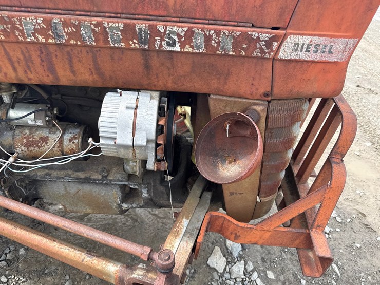 massey-ferguson-135-image-17