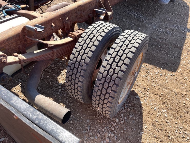 2000-ford-f550-image-13