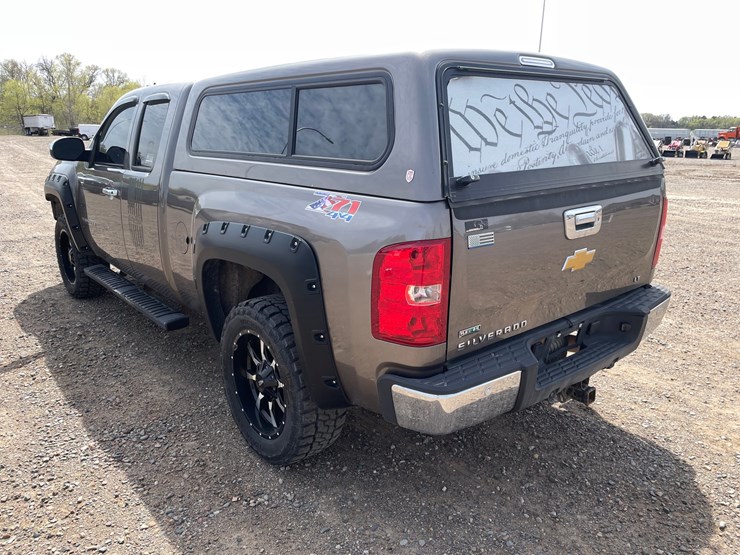 #1311-•-2012-chevrolet-silverado-pickup-truck-(has-title-in-delay)-image-3